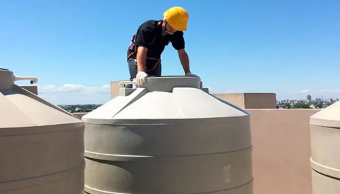 cleaning water tank service